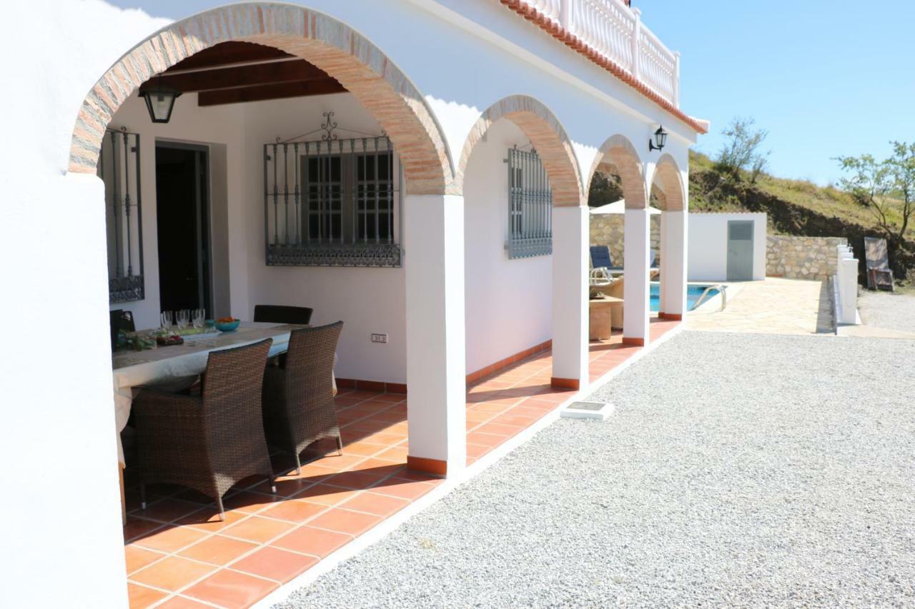 Casa Los Almendros Canillas de Albaida Exterior photo