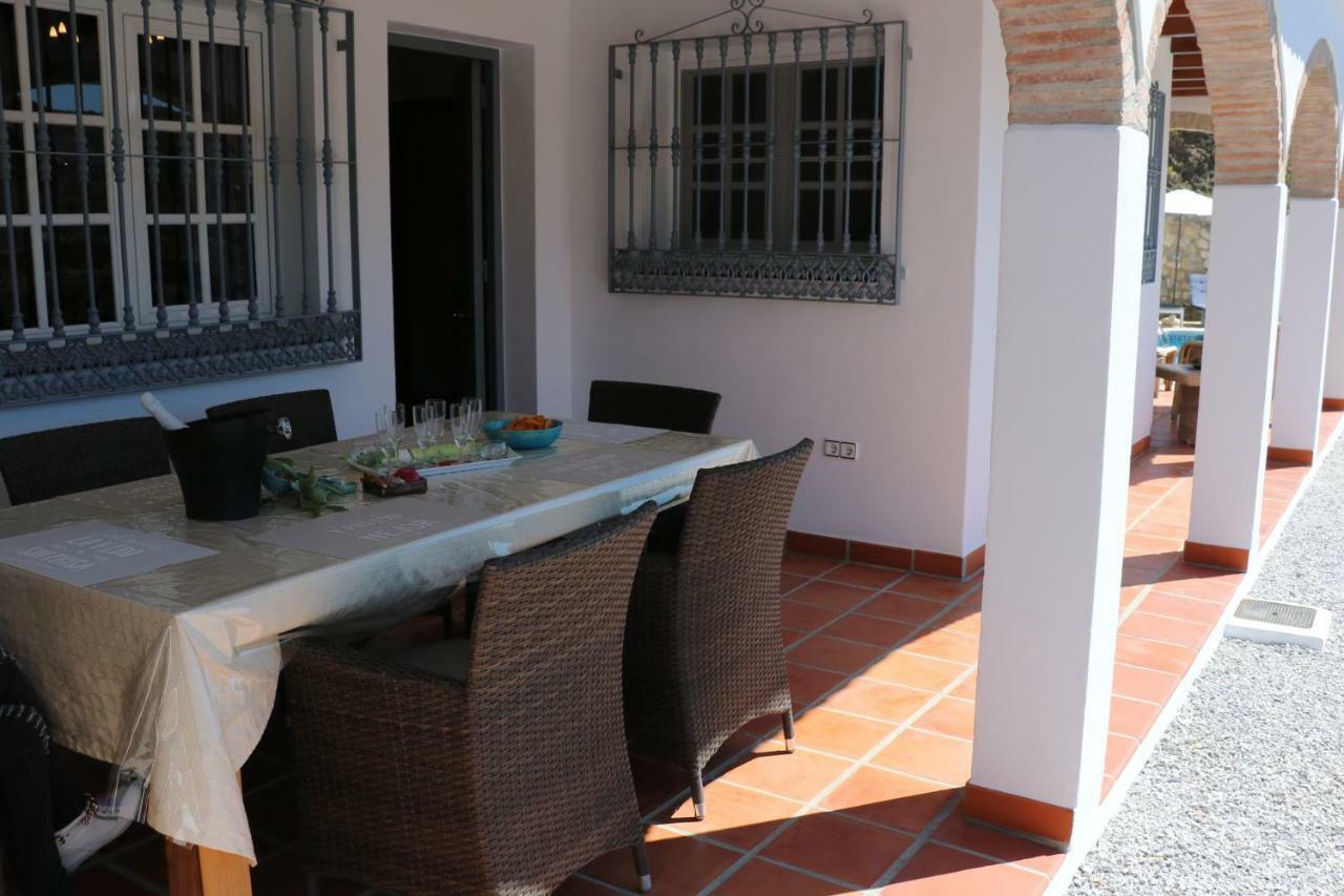 Casa Los Almendros Canillas de Albaida Exterior photo